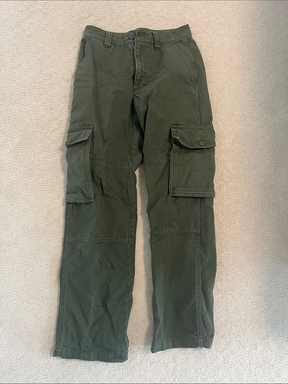 Aritzia - TNA Women’s Cargo Pants - Picture 1 of 3